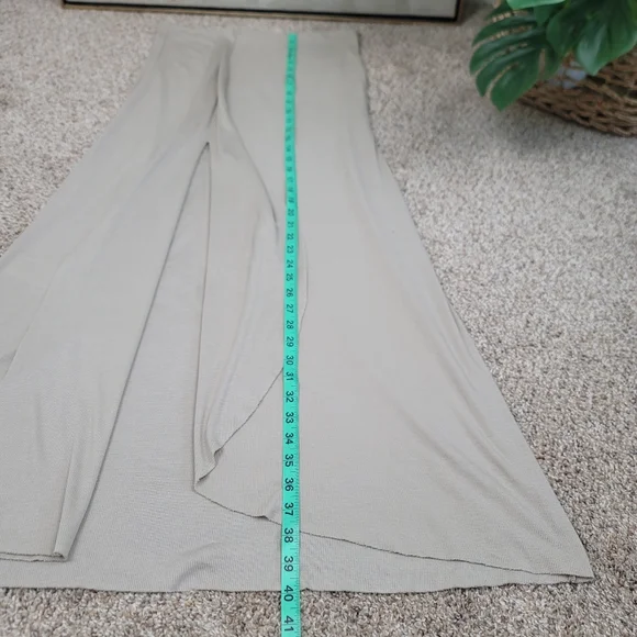 BCBGMaxAzria Logan Tan Side Slit Ruffle Maxi Skirt Medium - Picture 9 of 12